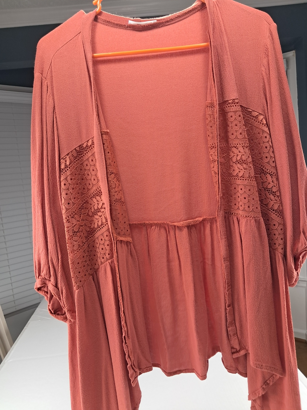 Women's Rustic Coral Lace-Panel Open Cardigan